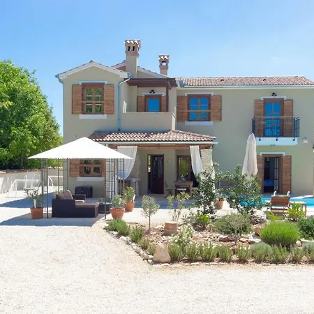 Villa Wonderful Gracia Patricia With Private Pool