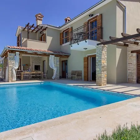 Villa Wonderful Gracia Patricia With Private Pool Svetvinčenat